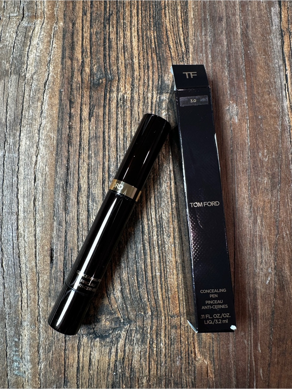 Tom Ford Concealing Pen — Black with Gold Band